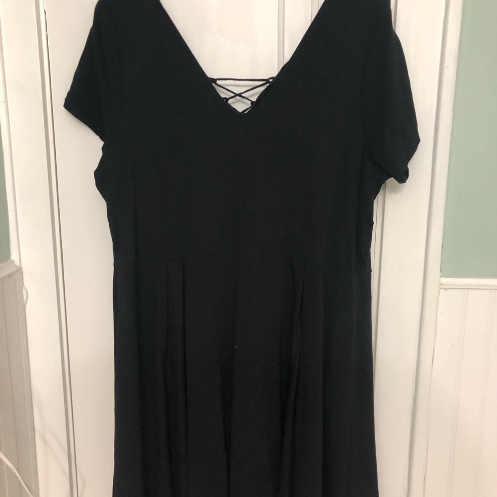 Black dress, SHE